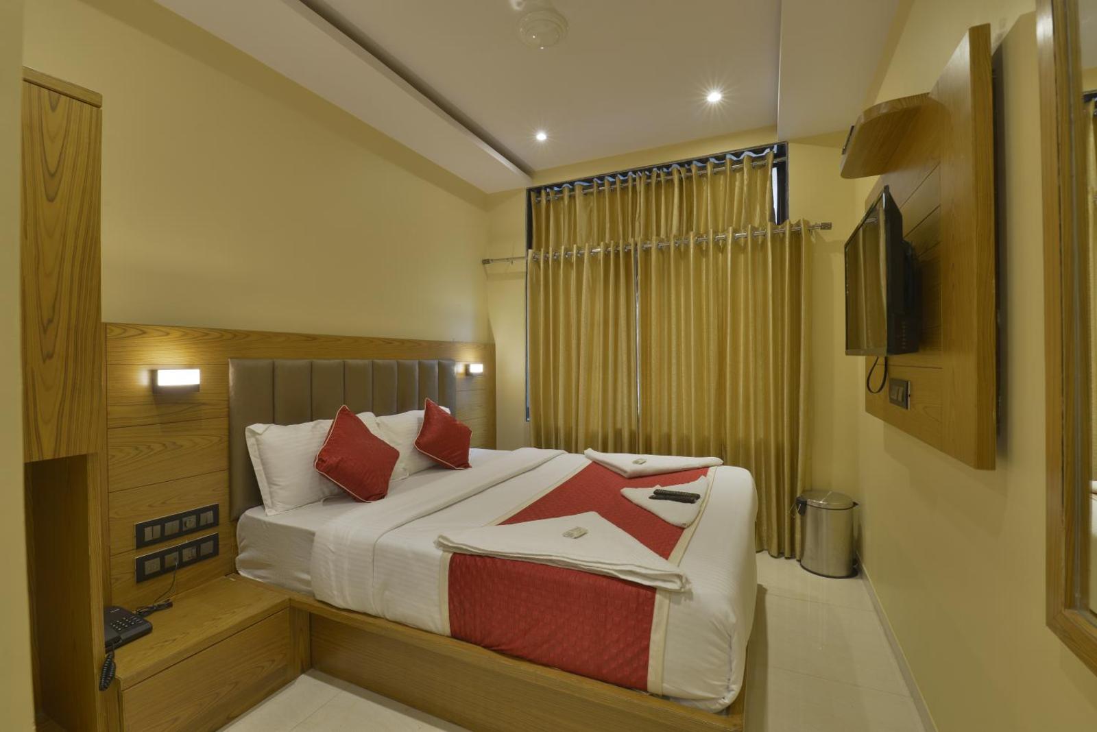 Hotel Residency Park Near Masjid Rly Station South Mumbai